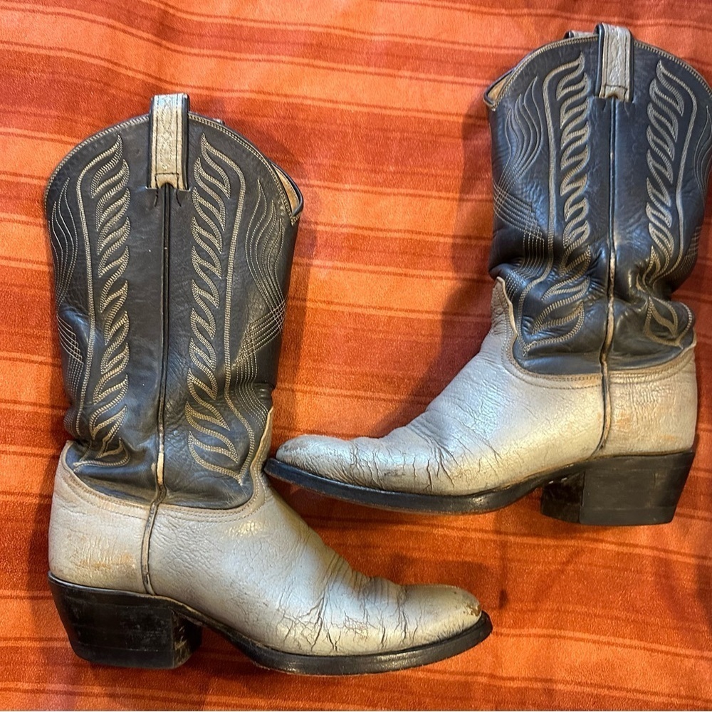 Vintage Tony Lama 8056 Western Cowboy Boots 7B Two Tone Leather USA Snip Toe - Picture 2 of 12